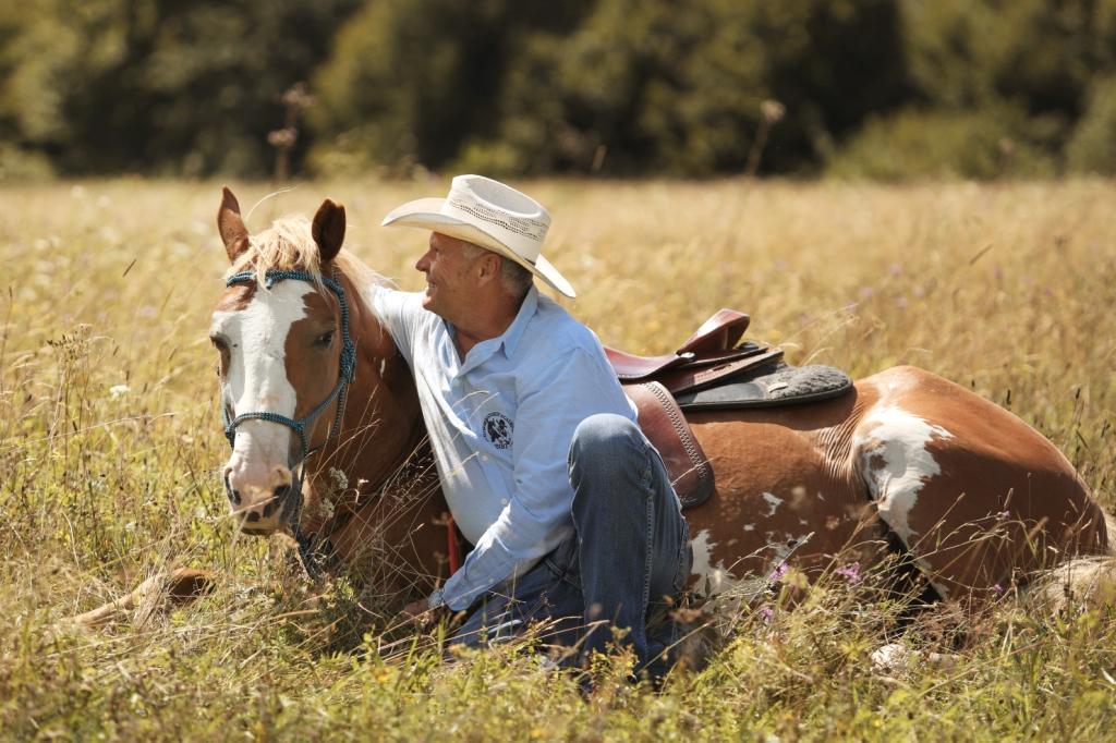 ŚWIAT WESTERNU- Mustang historia dzikiego konia: DUCHY PRERII