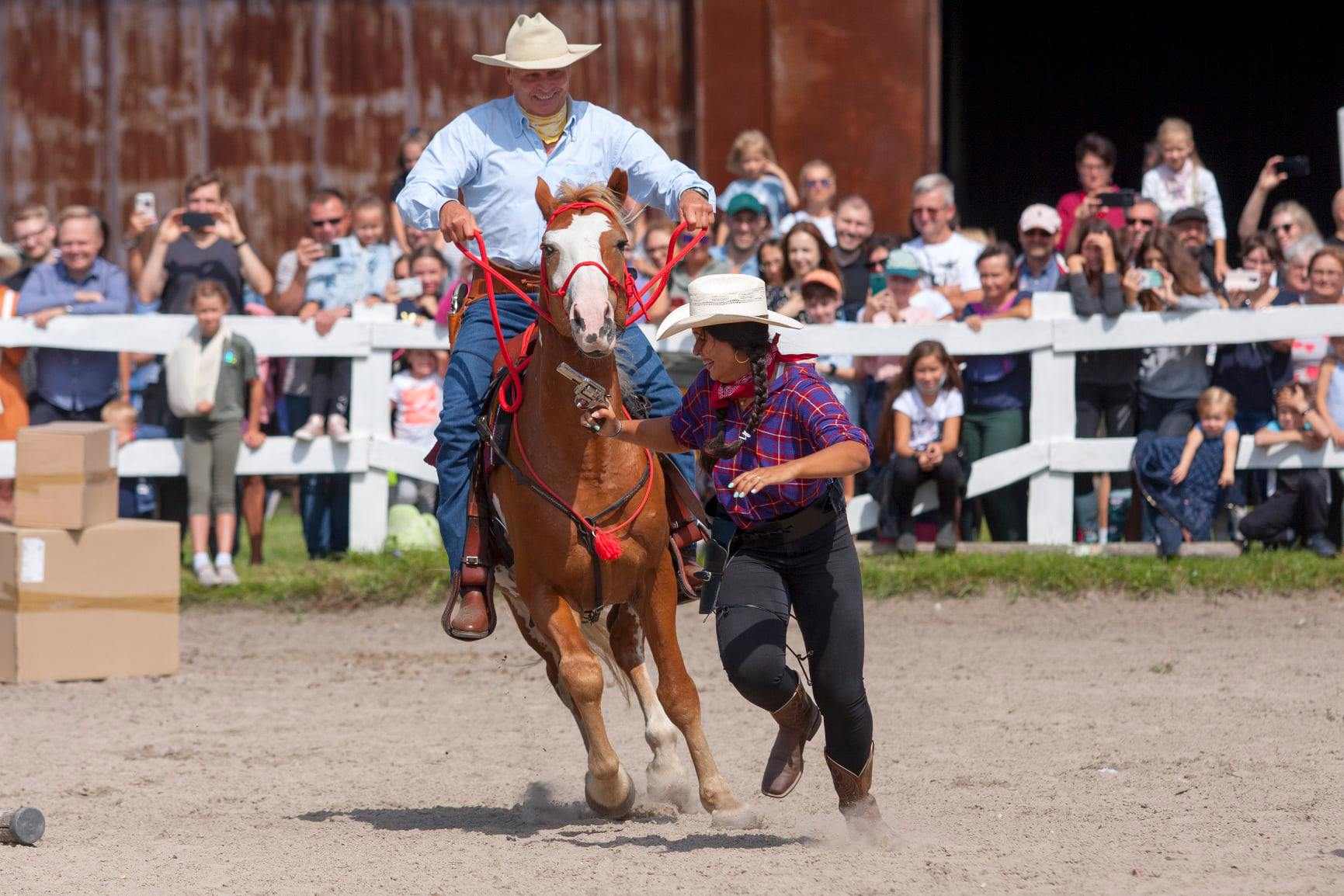 ŚWIAT WESTERNU- Mustang historia dzikiego konia: DUCHY PRERII